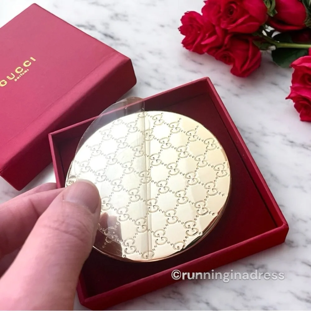 New Limited Edition Gucci Embossed Monogram Compact Double Mirror In Gold - Picture 3 of 16